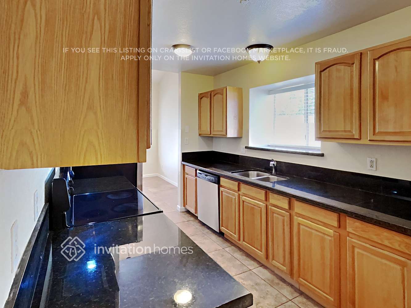 Building Photo - 2500 N Cholla St