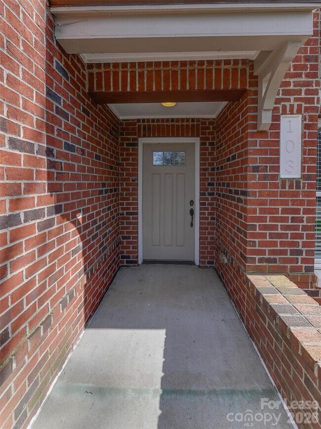 Building Photo - 100 N Laurel Ave