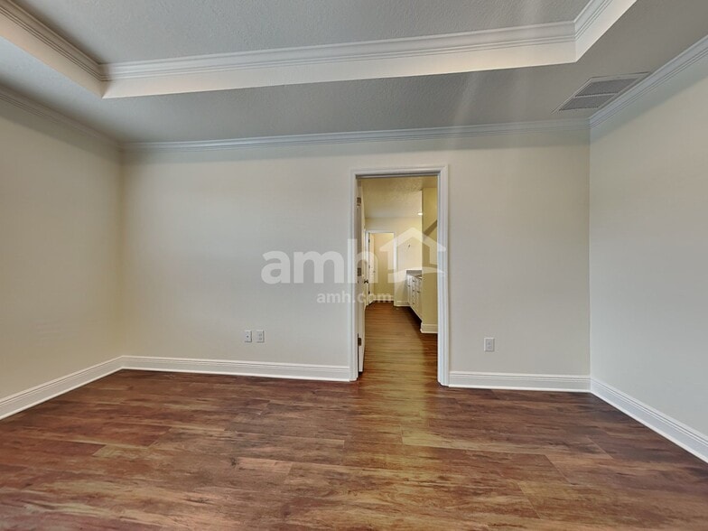 Building Photo - 27257 St Andrews Ave