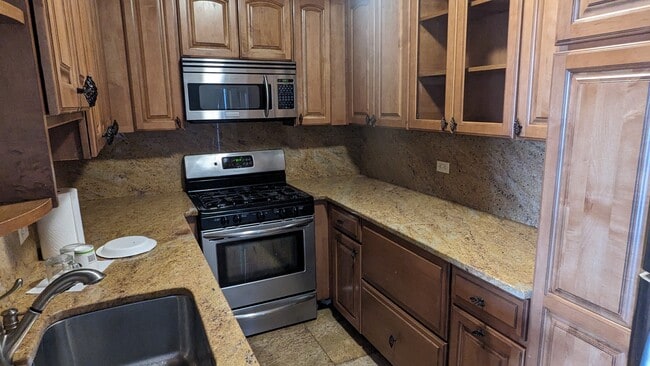 Building Photo - 7002 Kennedy Blvd E