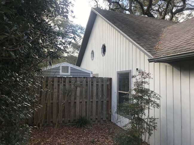 Building Photo - Beautifully Renovated Home in The Reserve!