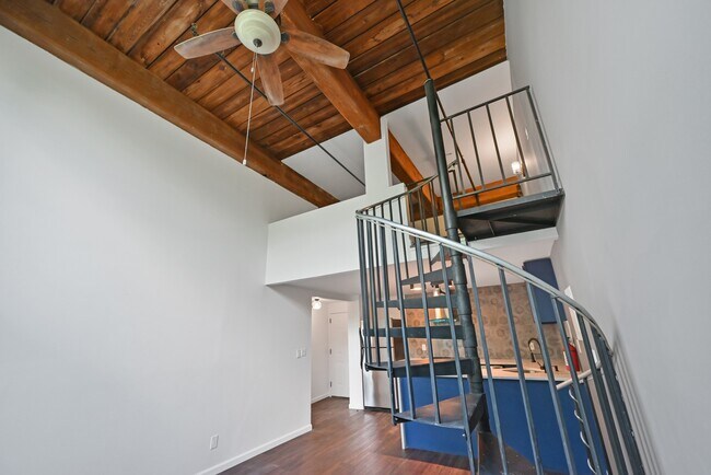 Building Photo - 384 Trenton Ave