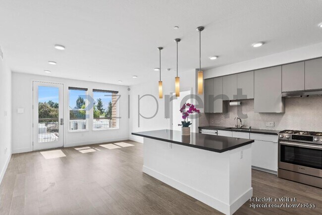 Building Photo - 3768 Capitol Ave