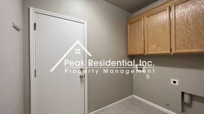 Building Photo - Spacious Elk Grove 3bd/2ba Home with 2 Car...