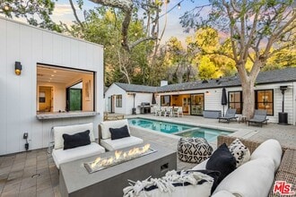 Building Photo - 2245 Canyon Dr