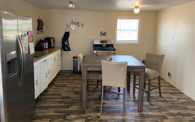 Building Photo - 603 S Ross Blvd