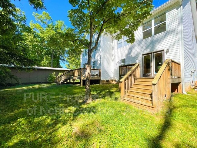 Building Photo - 16 Evergreen Ave