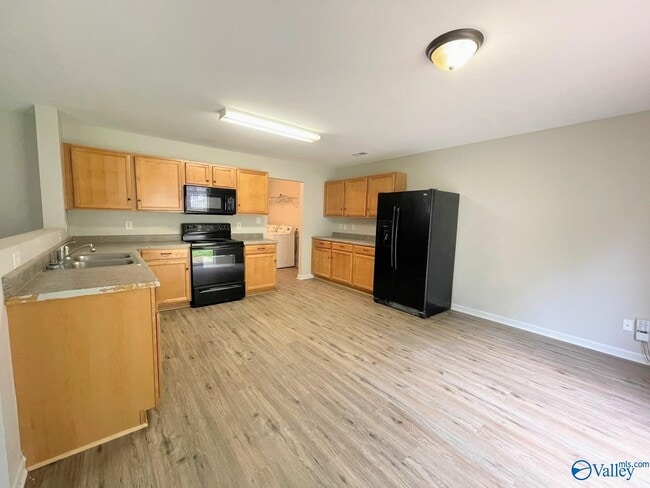 Building Photo - 30003 Westfield Dr