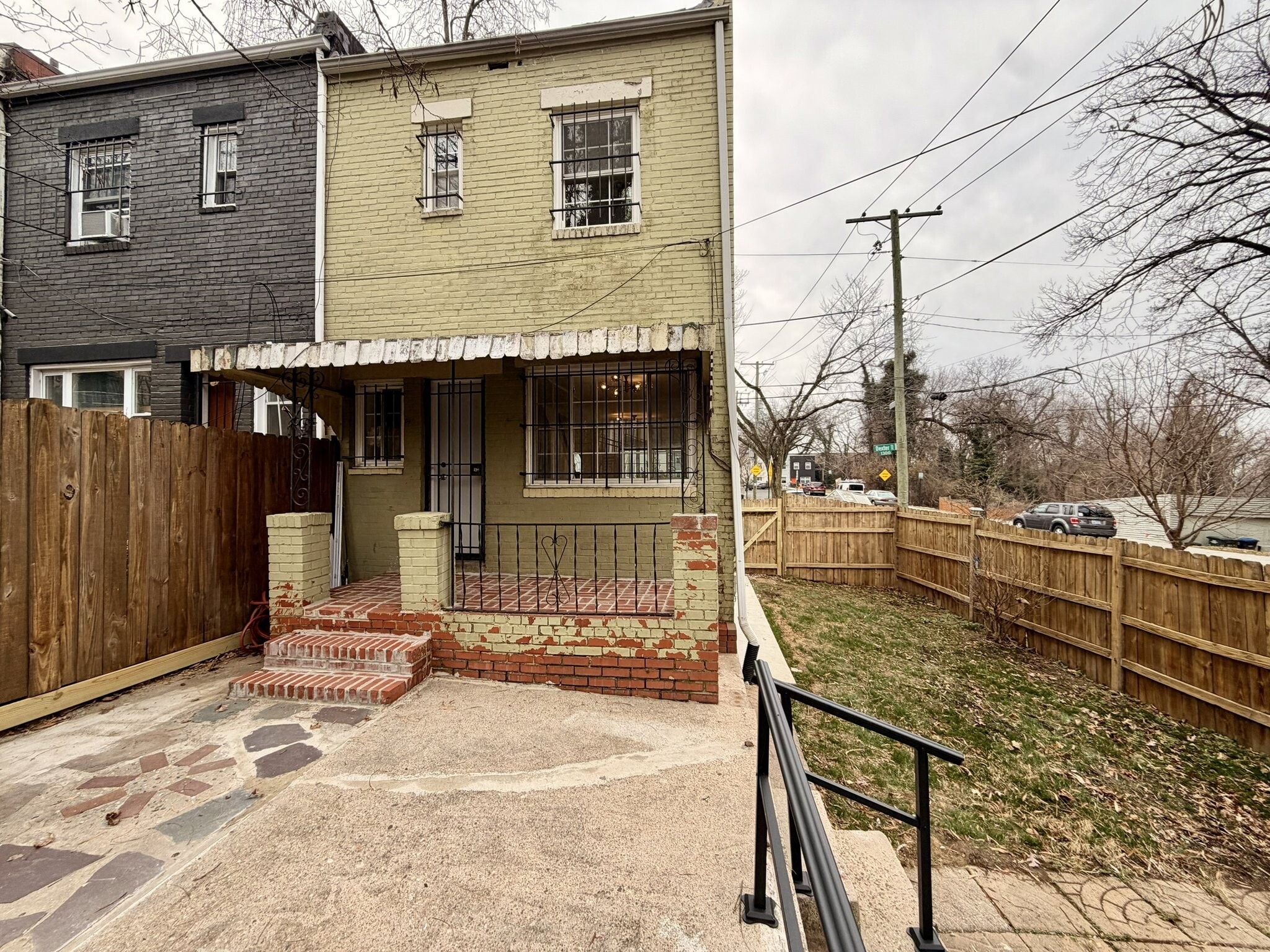 Building Photo - 1300 Dexter Terrace SE