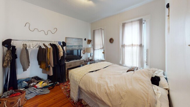 Building Photo - Spacious 2BR on Science Hill | Huge Kitchen & Living Area | Near Yale