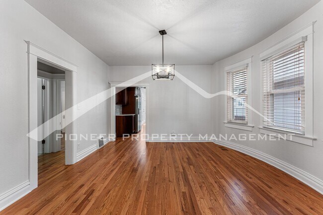 Building Photo - 3256 Meade St