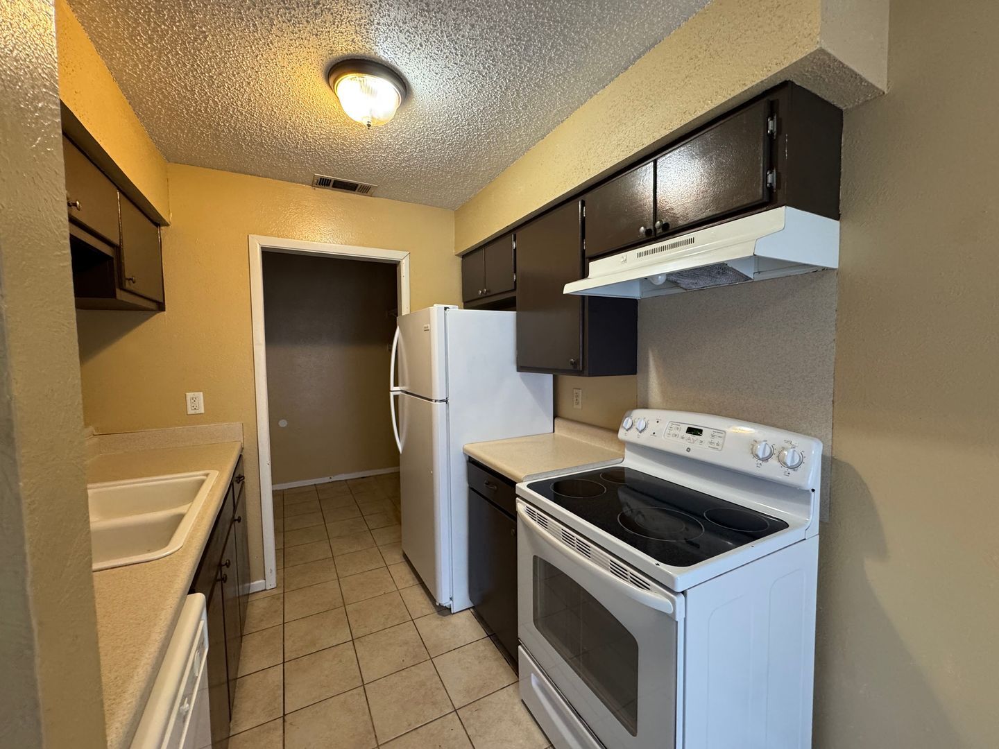 Building Photo - 1102 Covey Ln