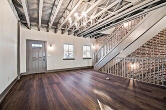 Building Photo - Chicago Row Townhouse