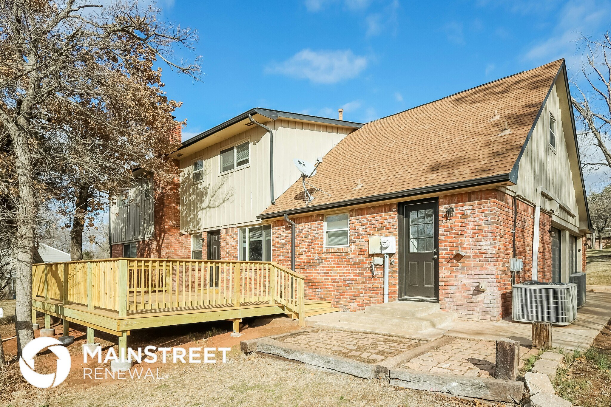 Building Photo - 2101 Westridge Dr