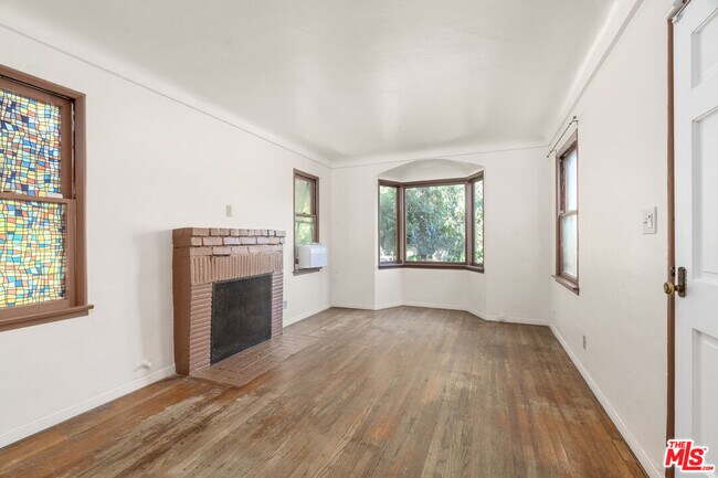 Building Photo - 3705 Fredonia Dr