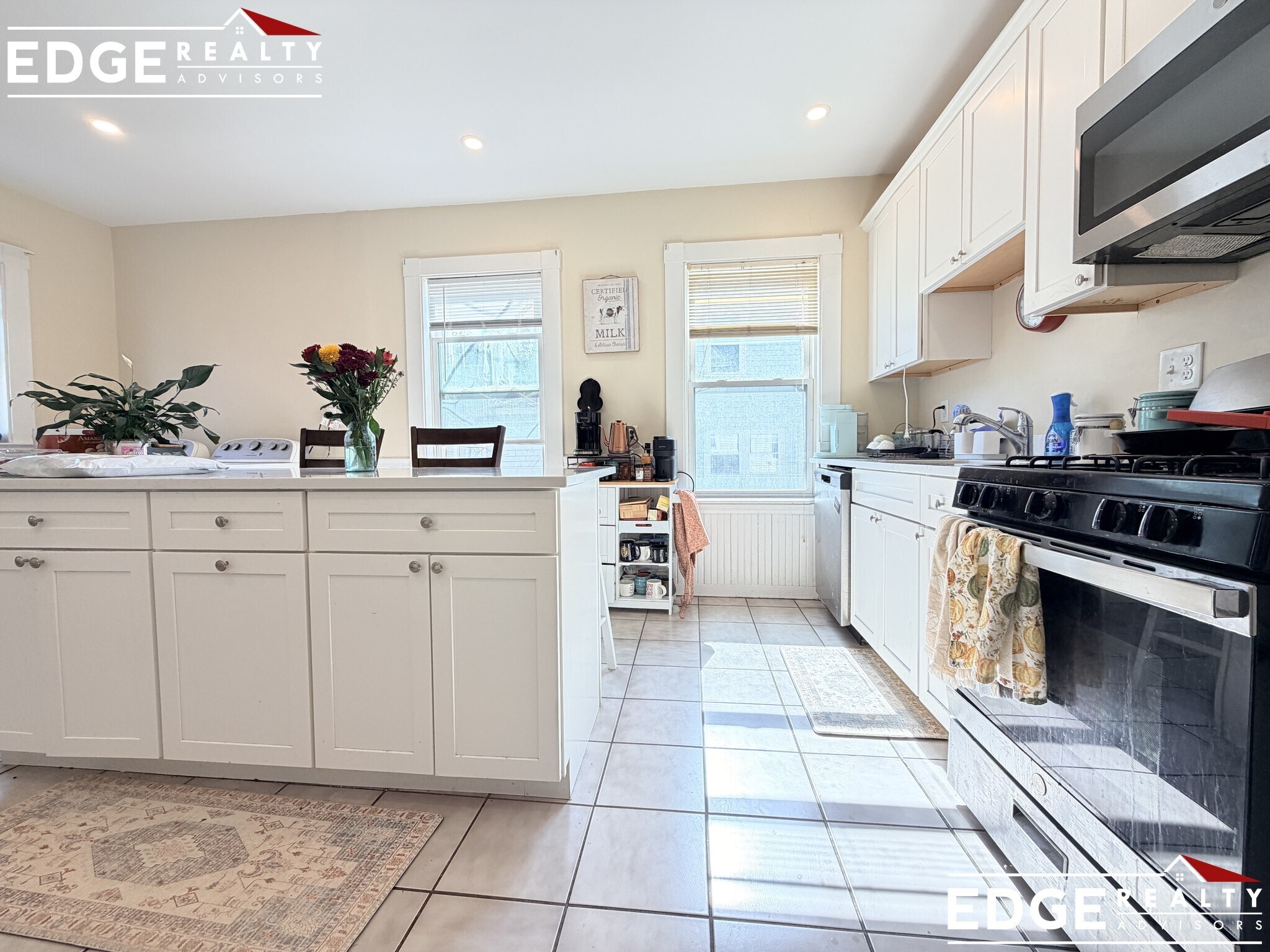 Building Photo - 73 Leicester St