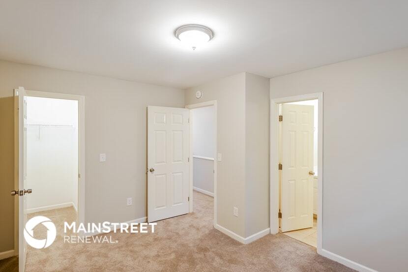 Building Photo - 1329 Riverford Cir