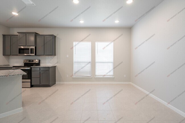 Building Photo - 1458 Shadow Hl Ln