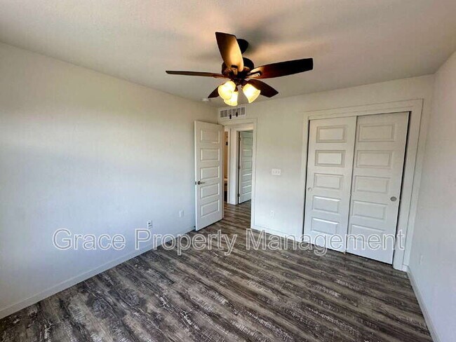 Building Photo - 10051 Belvedere Cir