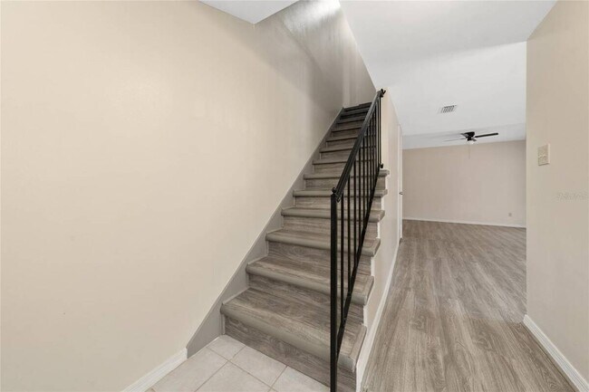 Building Photo - 1412 Oak Pl