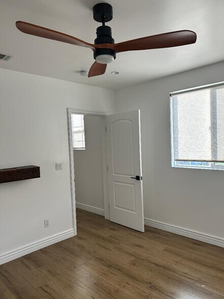 Building Photo - 10224 La Reina Ave
