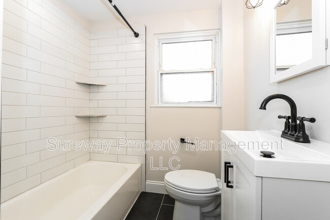 Building Photo - 48 Greenhill Rd