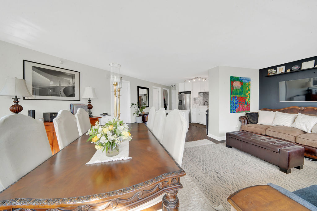 Building Photo - 545 N Dearborn St