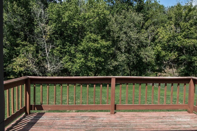 Building Photo - Ranch Home on Creek Lot!