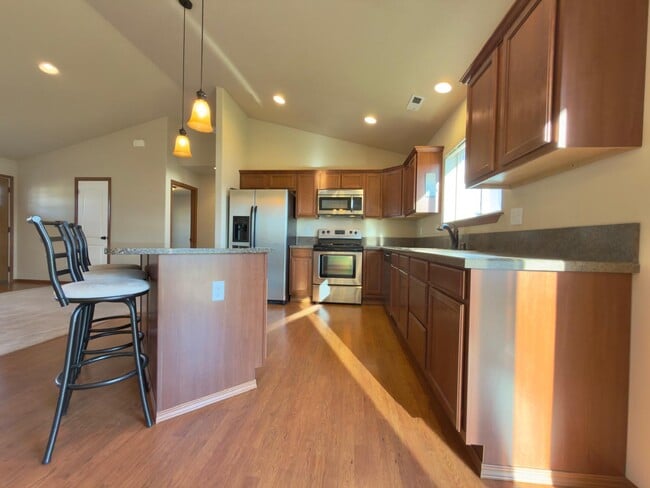 Building Photo - 1316 Robie Ln