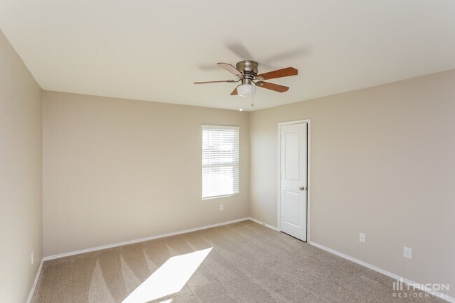 Building Photo - 5355 Curwood Dr