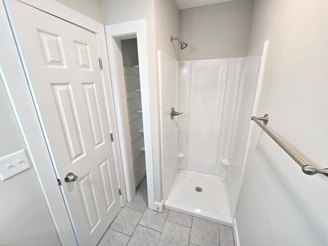 Building Photo - 9447 Peachtree St