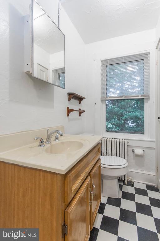 Building Photo - 1314 Philadelphia Pike