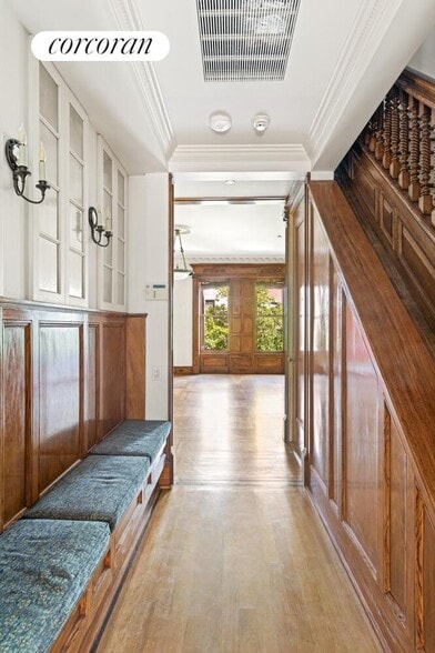 Building Photo - 37 W 87th St