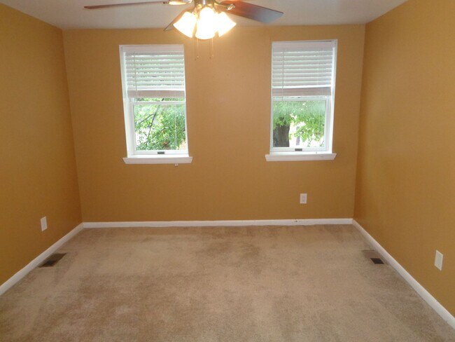 Building Photo - 1917 Fleet St