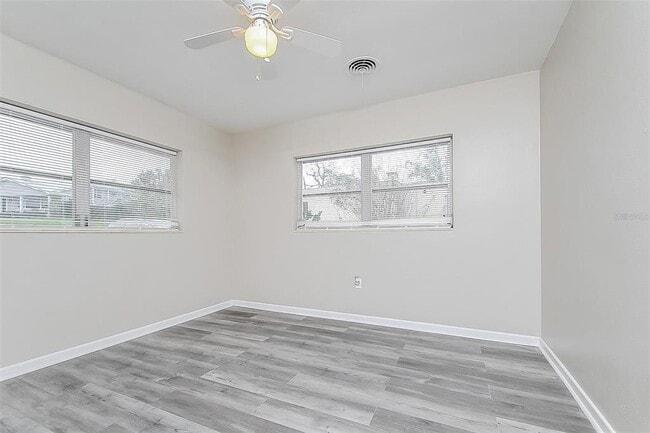 Building Photo - 1139 Cir Dr-