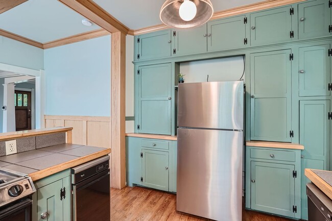 Building Photo - Amazing Location! 7th Avenue Historic Dist...