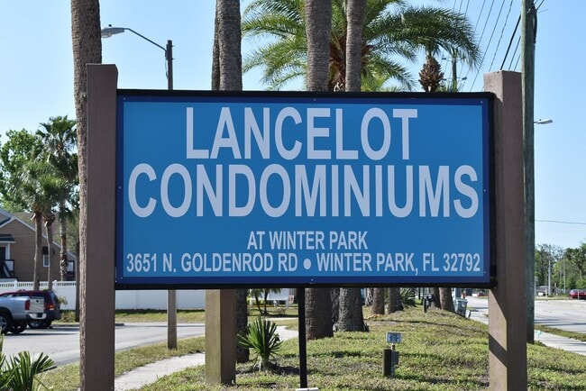 Building Photo - WINTER PARK: Goldenrod Condo - Ground Floo...