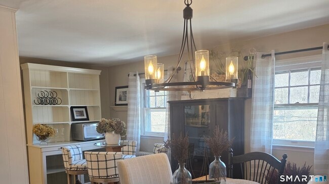 Building Photo - 84 E Main St