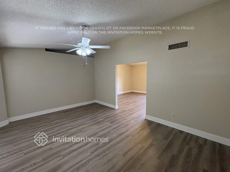 Building Photo - 9503 W Las Palmaritas Dr