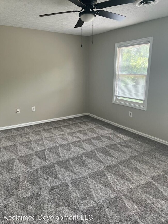 Building Photo - 2 br, 1.5 bath House - 408 Bainbridge Cour...
