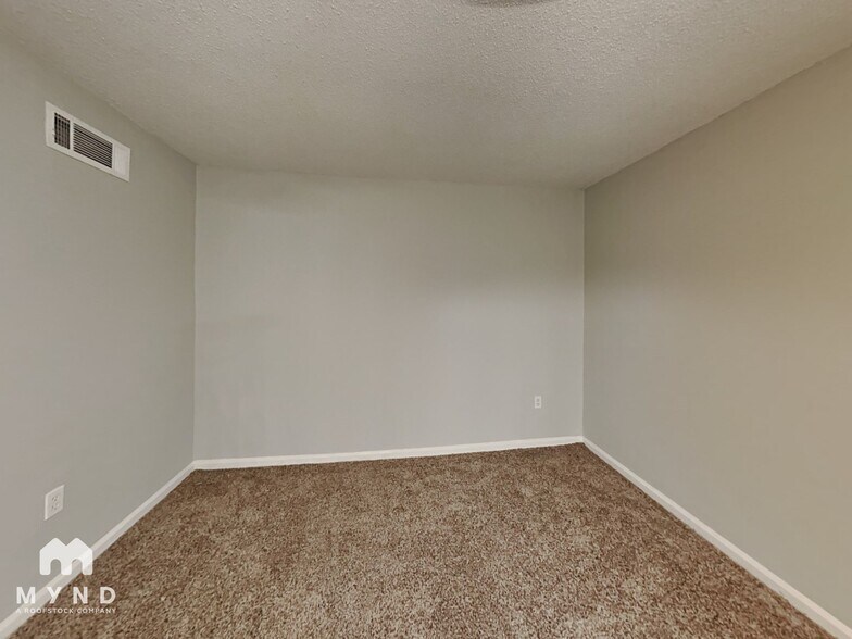 Building Photo - 2569 Richwood St