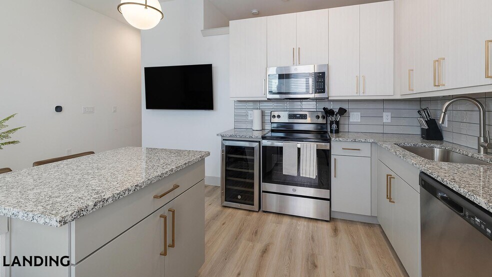 Building Photo - 13701 Montfort Dr