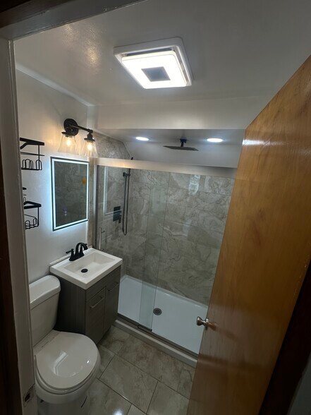 Bathroom - 6404 W Hayes Ave