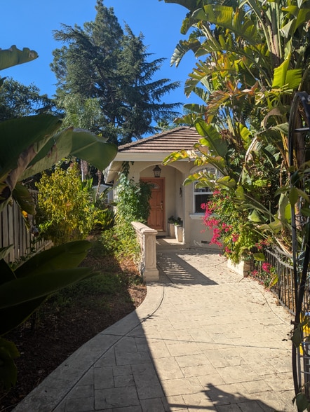 Primary Photo - 14449 Lenray Ave