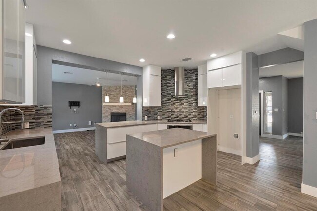 Building Photo - 11416 Flushwing Dr
