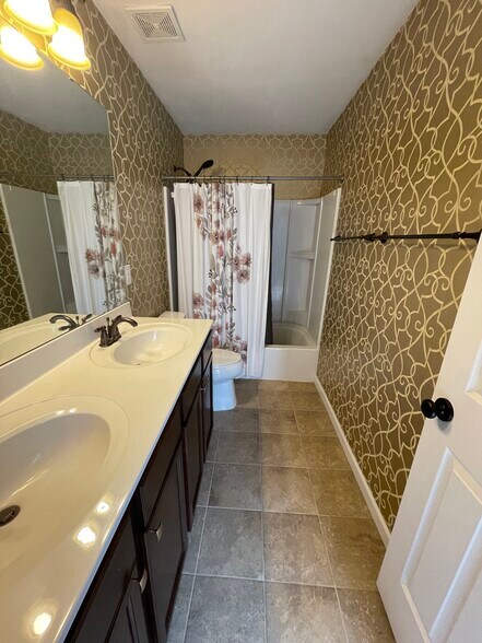 Building Photo - 5102 Chouteaus Bluff Dr