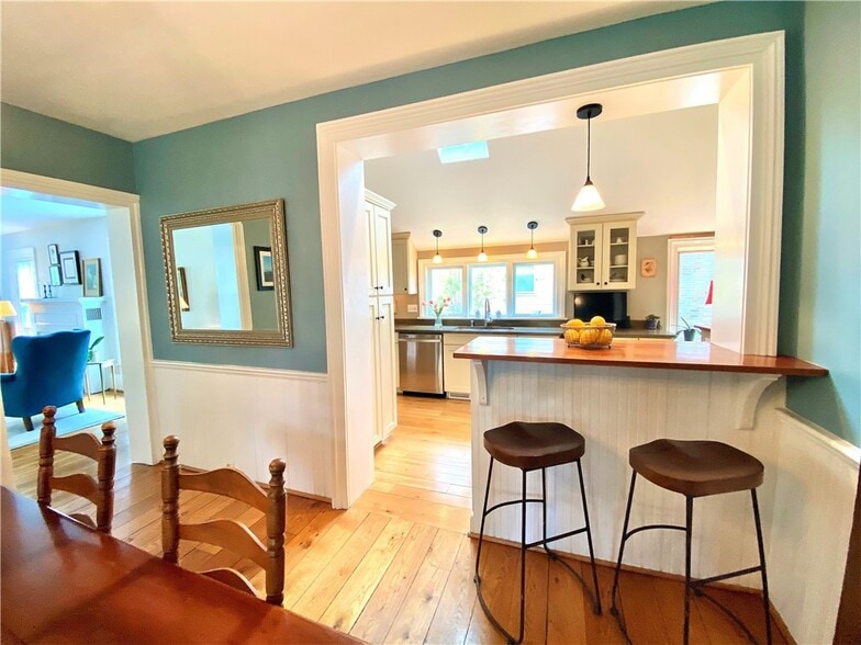 Kitchen bar seating - 164 S Main St