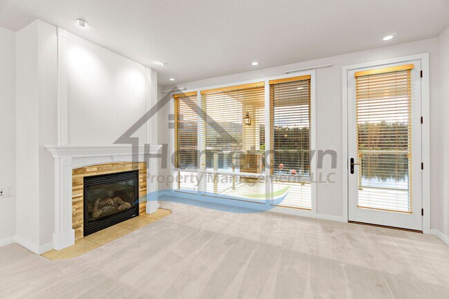 Building Photo - 355 W Waterside Dr