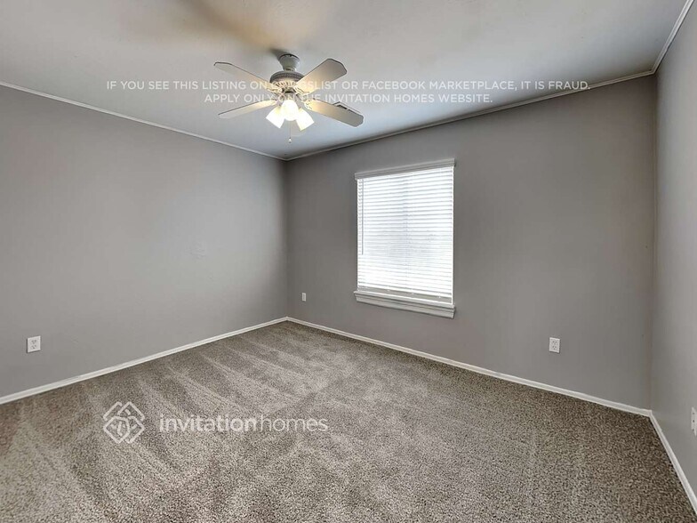 Building Photo - 10638 E Olla Ave