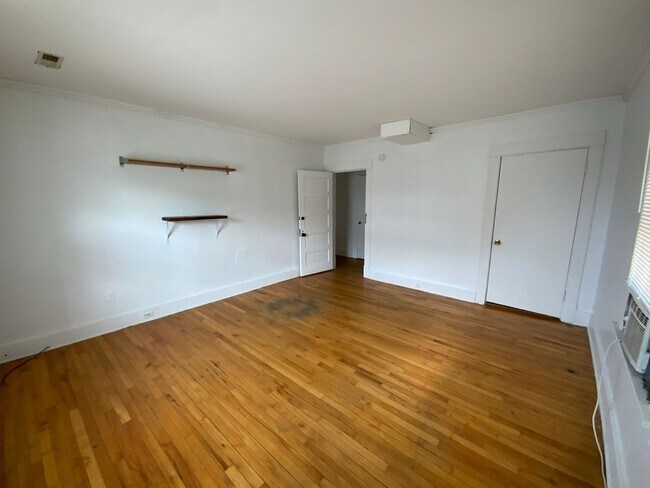 Building Photo - 505 East Rollins St